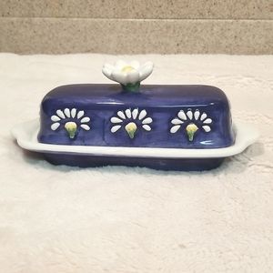 Oneida butter dish.  Daisy springtime.
